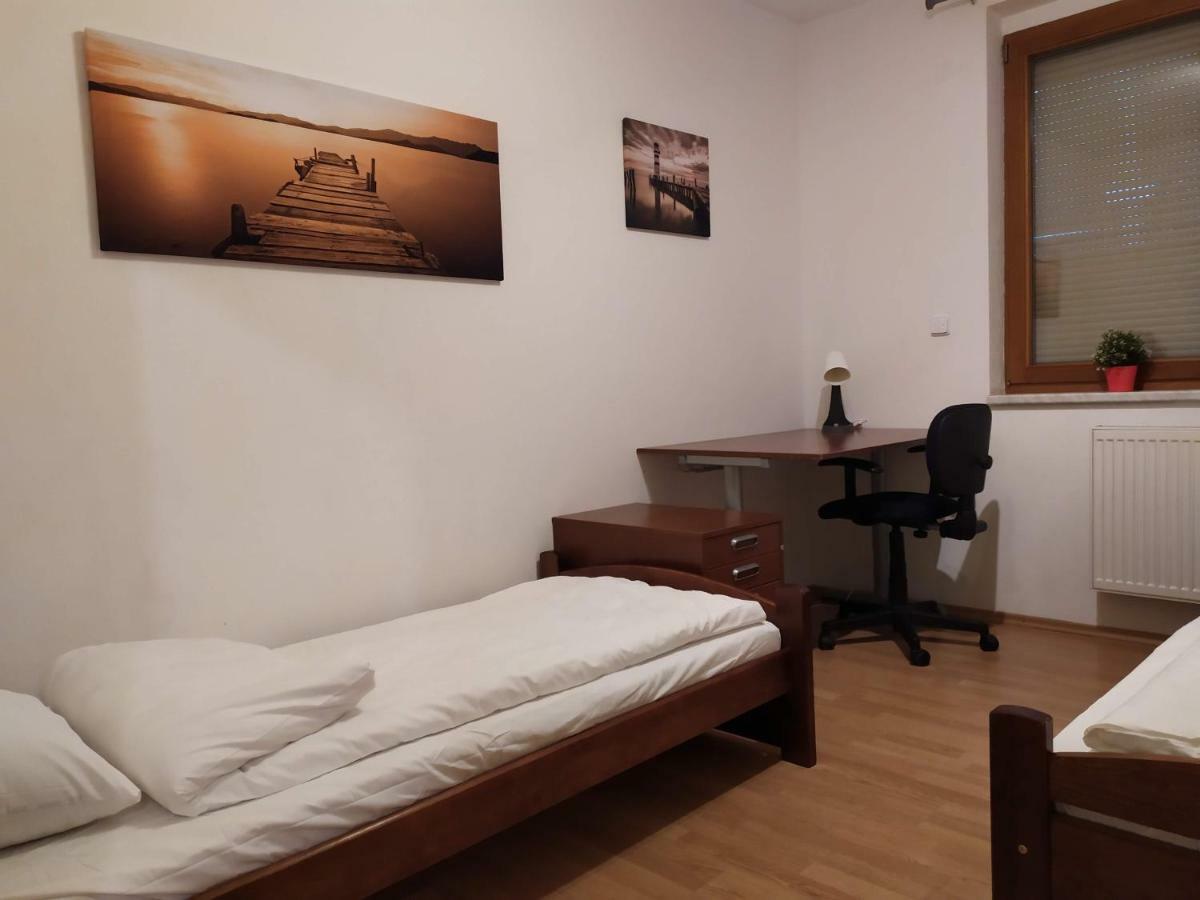 Kate & Jenny - Two-Level Apartment In The Old Town Bratislava Luaran gambar