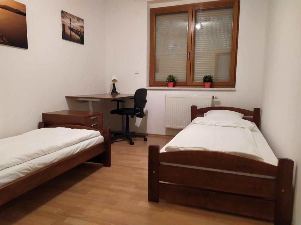 Kate & Jenny - Two-Level Apartment In The Old Town Bratislava Luaran gambar