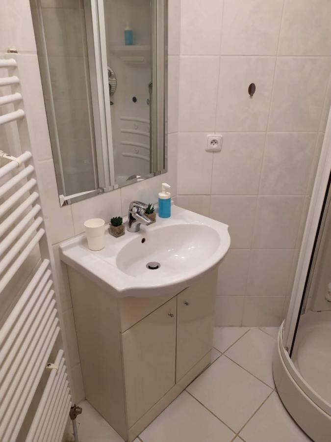 Kate & Jenny - Two-Level Apartment In The Old Town Bratislava Luaran gambar