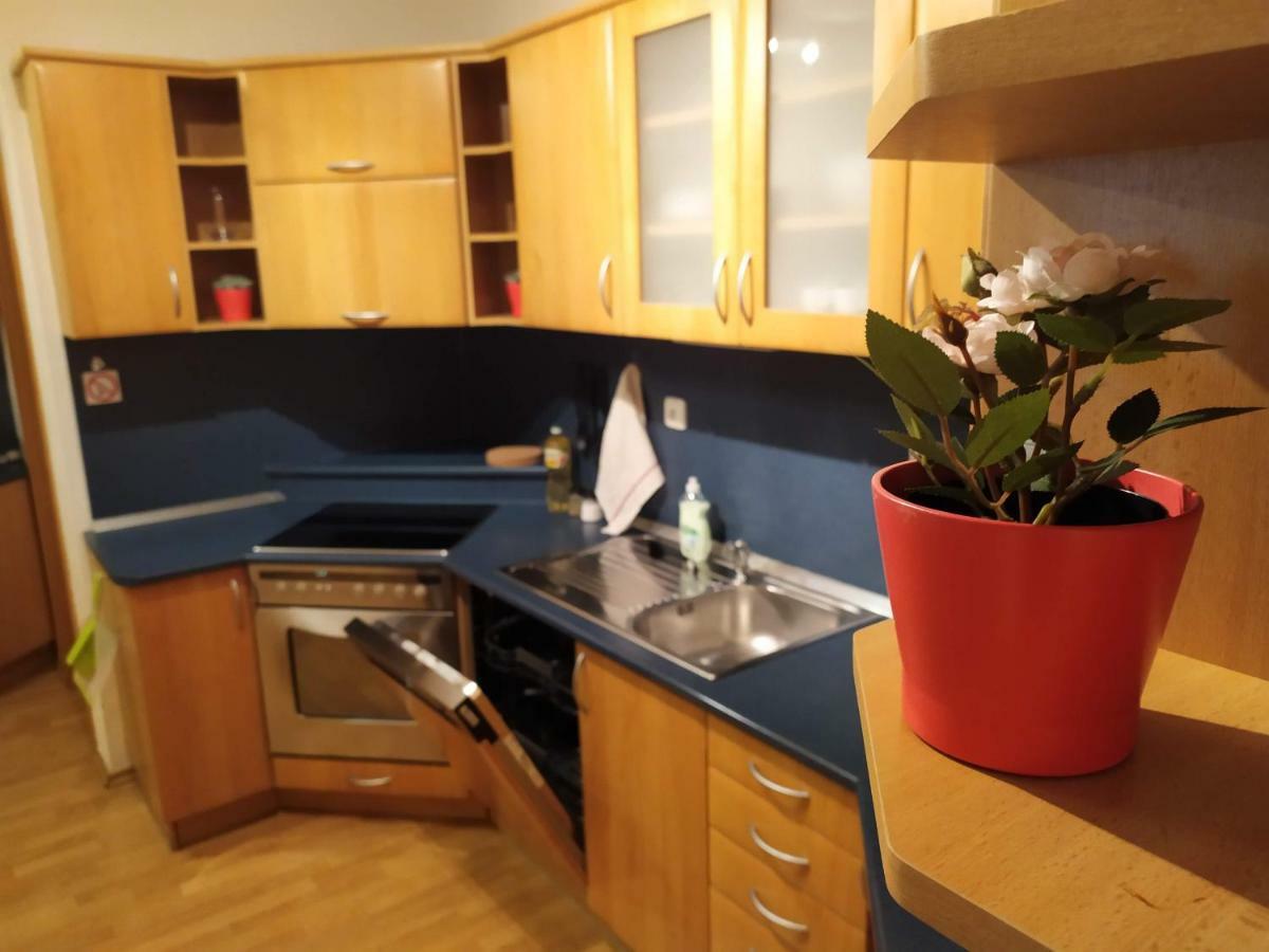 Kate & Jenny - Two-Level Apartment In The Old Town Bratislava Luaran gambar